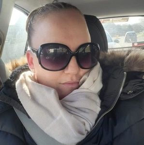 Meet your Posher, Holly